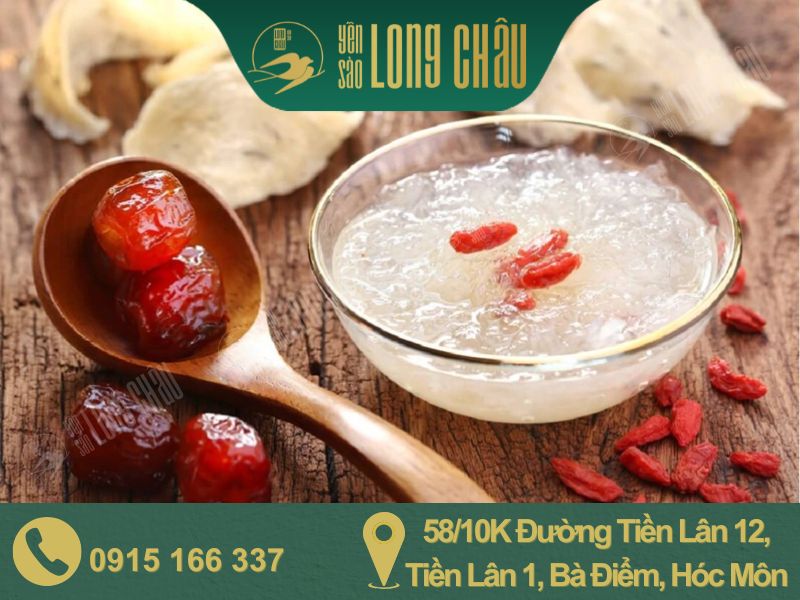hình yến chưng táo đỏ và chữ